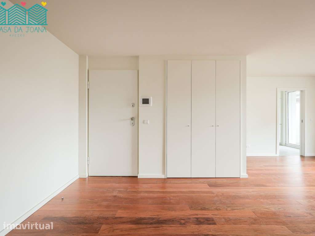 Apartamento T2 com Lugar de Estacionamento em Aveiro - Grande imagem: 3/32