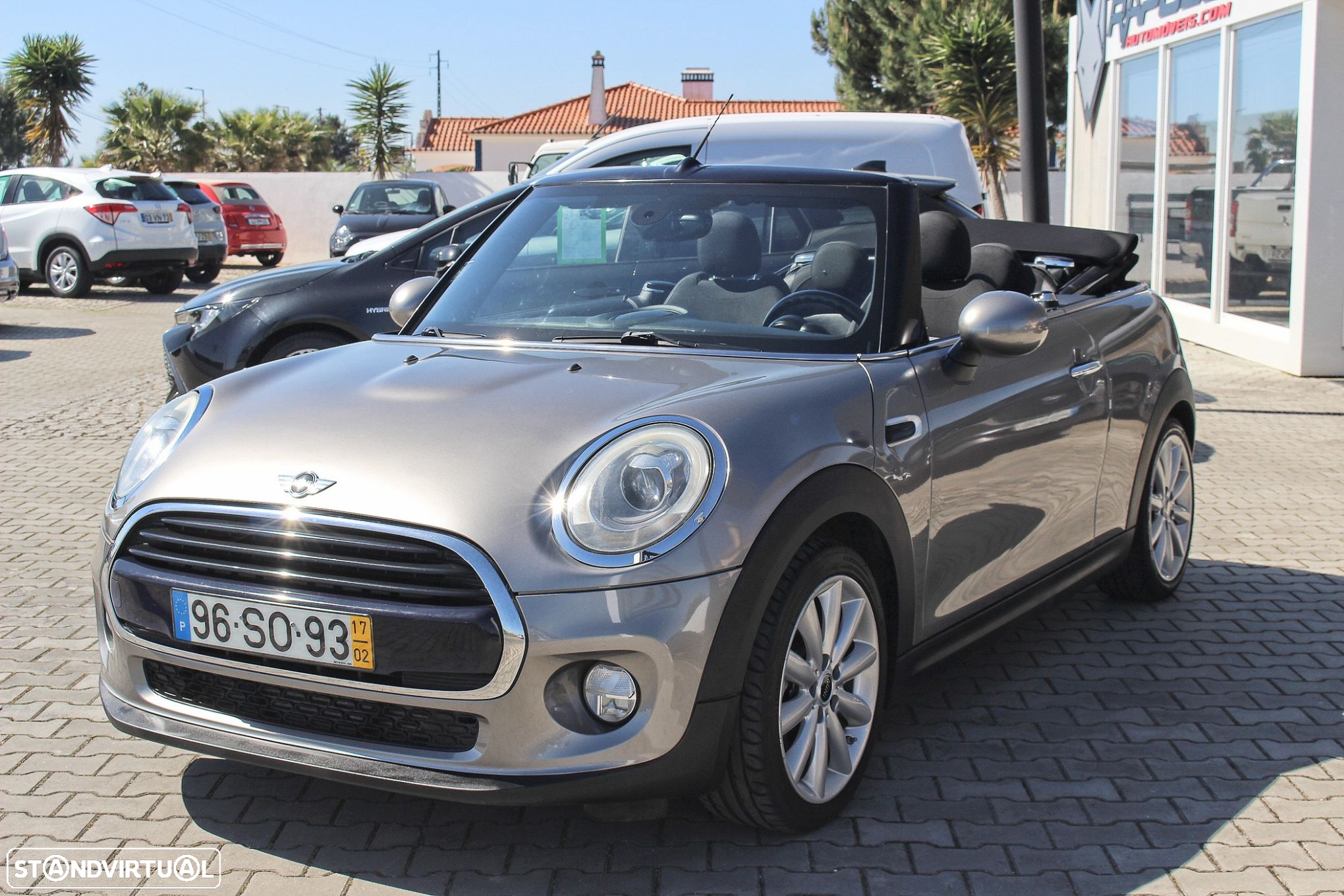 MINI Cabrio Cooper D - 11