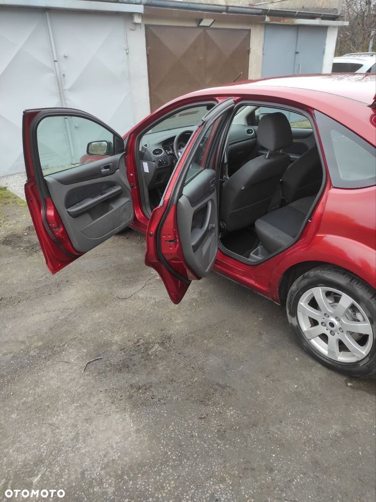 Ford Focus 2.0 Sport - 23