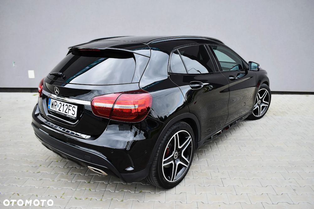 Mercedes-Benz GLA 200 d 7G-DCT AMG Line - 10