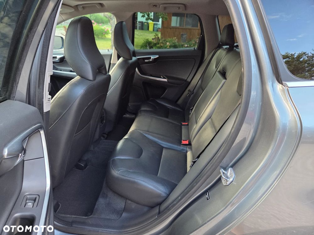Volvo XC 60 T6 Drive-E Summum - 6