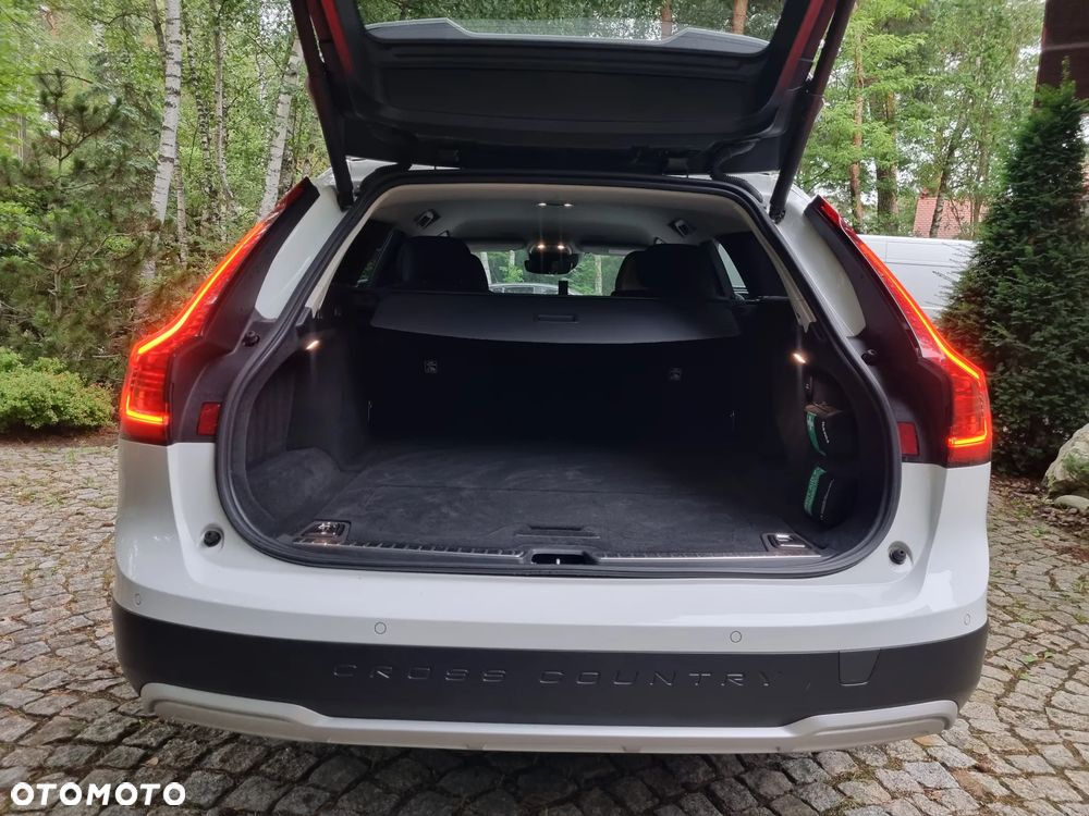 Volvo V90 Cross Country B5 D AWD Pro - 9