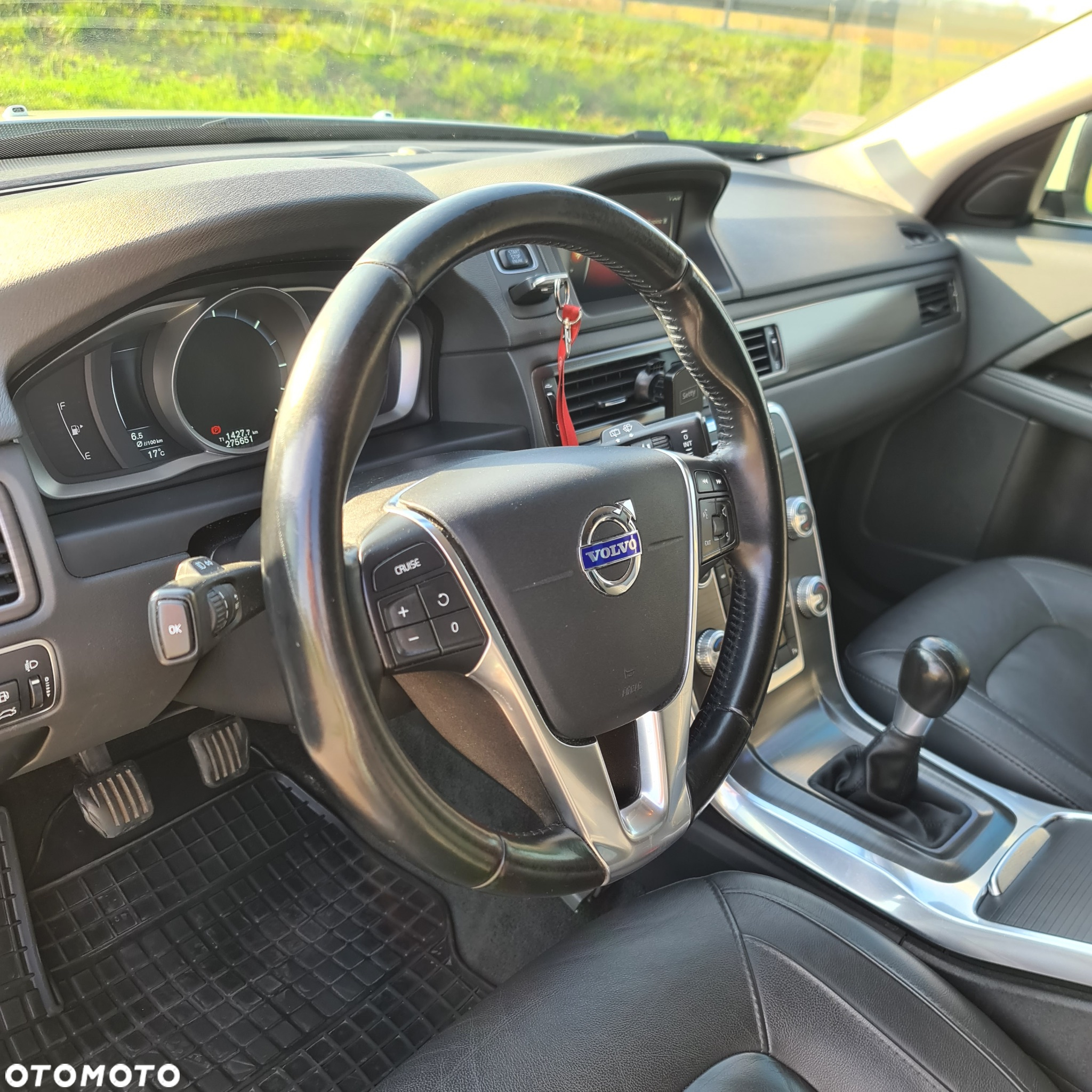 Volvo V70 D2 Momentum - 27
