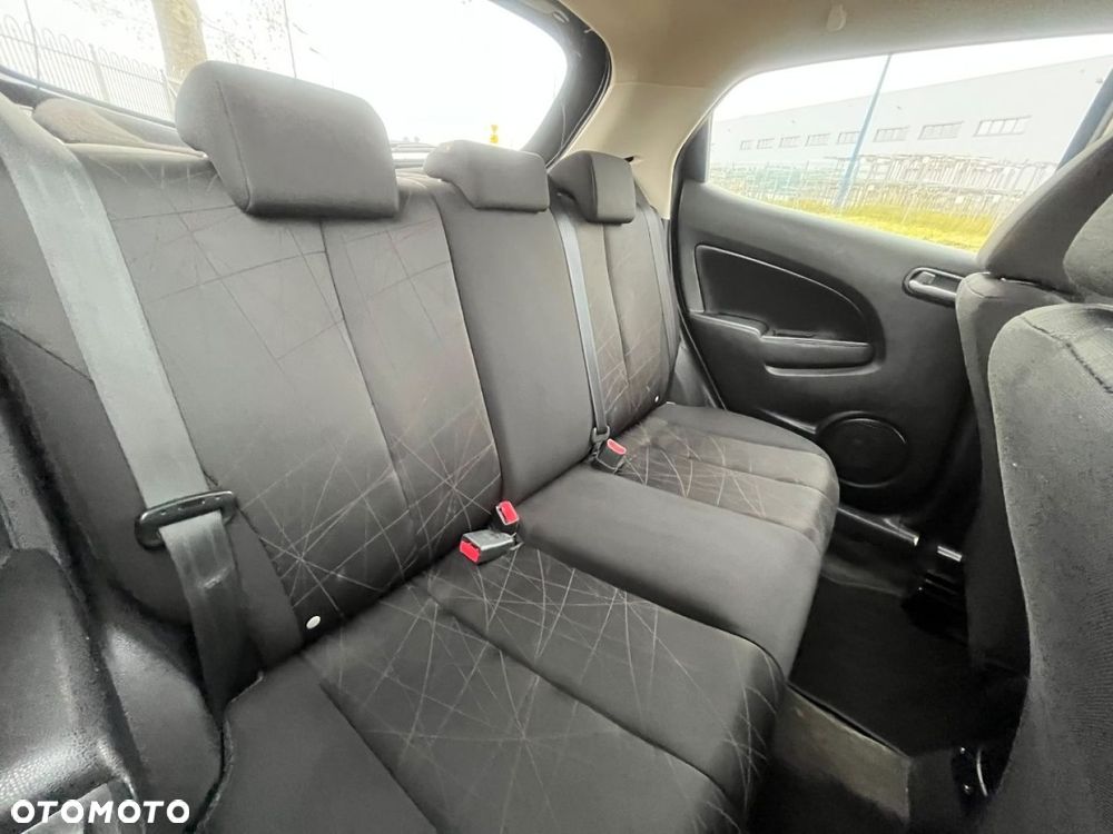 Mazda 2 - 21