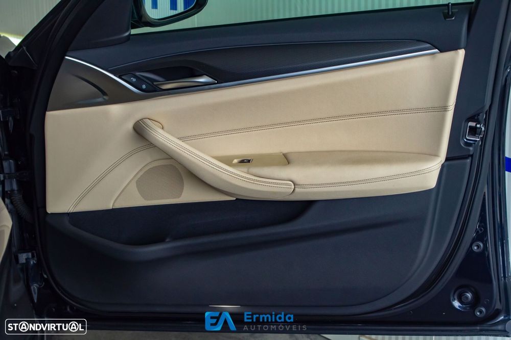 BMW 530 e Pack Desportivo M - 36