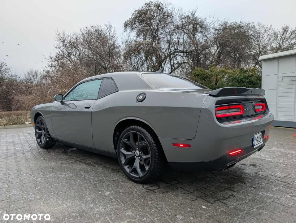 Dodge Challenger - 7
