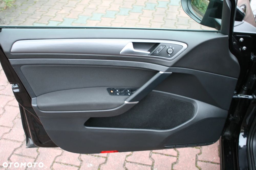 Volkswagen Golf 2.0 TDI SCR DSG Comfortline - 20