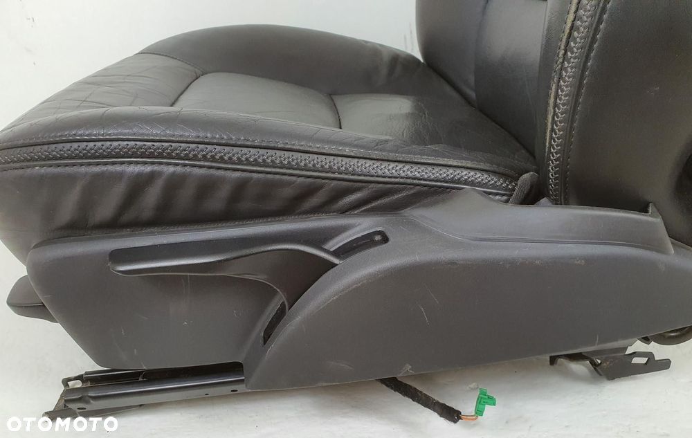 FOTEL KIEROWCY LEWY PRZÓD GRZANY VOLVO XC70 II EUR - 8