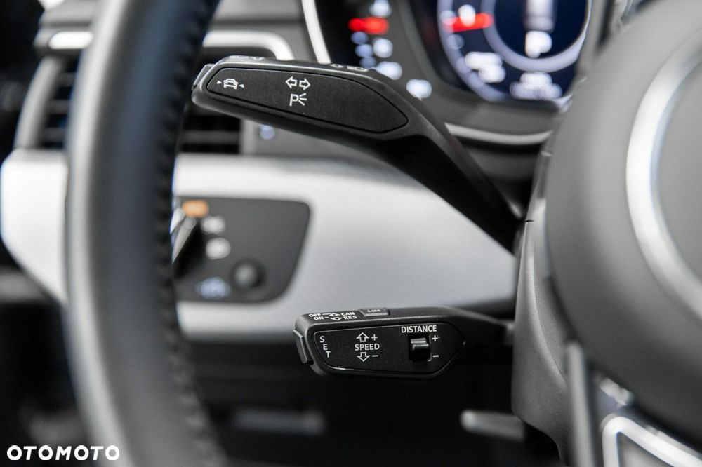 Audi A4 Allroad - 32