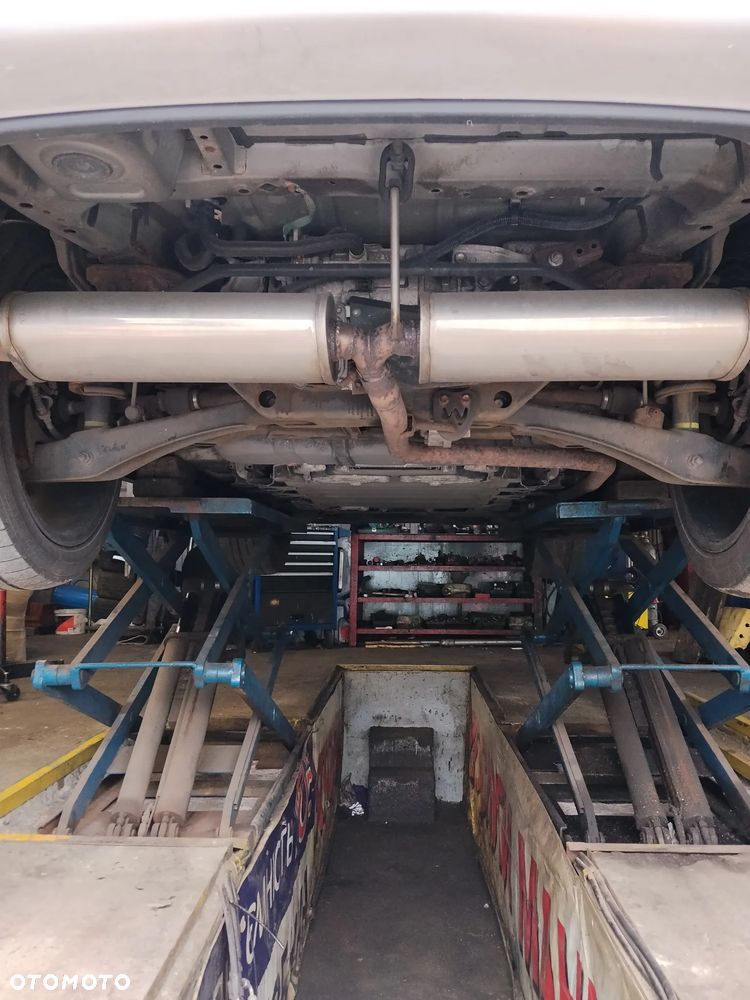 Mitsubishi Outlander 2.0 4WD Plus - 23