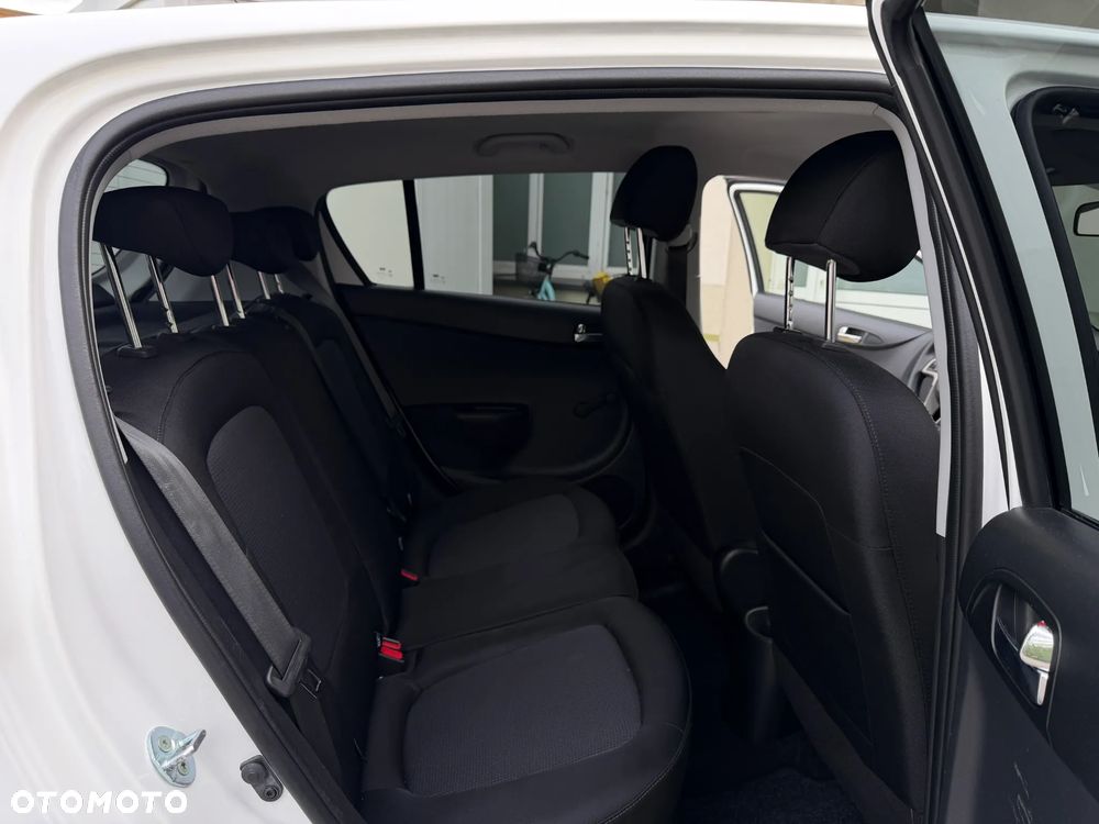 Hyundai i20 1.25 Wersja Jubileuszowa - 12