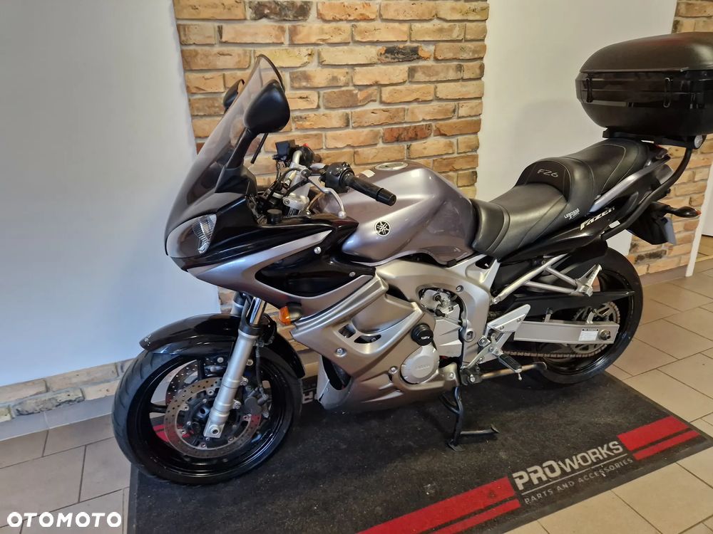 Yamaha FZ6 - 4