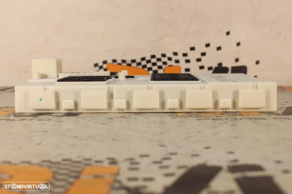 Módulo Eletrónico Bmw 1 (F20)  61359292944 / 9292944 / 106818 10 / 519 - 5