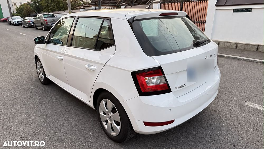 Skoda Fabia 2021 photo 3