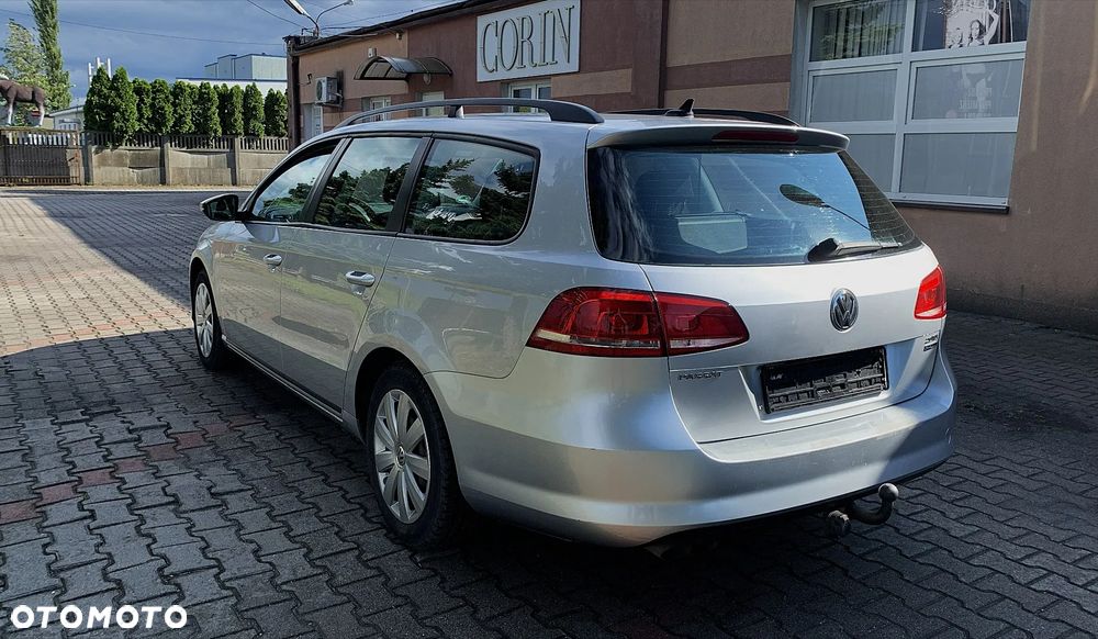 Volkswagen Passat 2.0 TDI DPF BlueMotion Technology Comfortline - 8