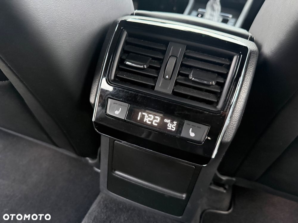 Skoda Superb 2.0 TDI Sportline DSG - 27