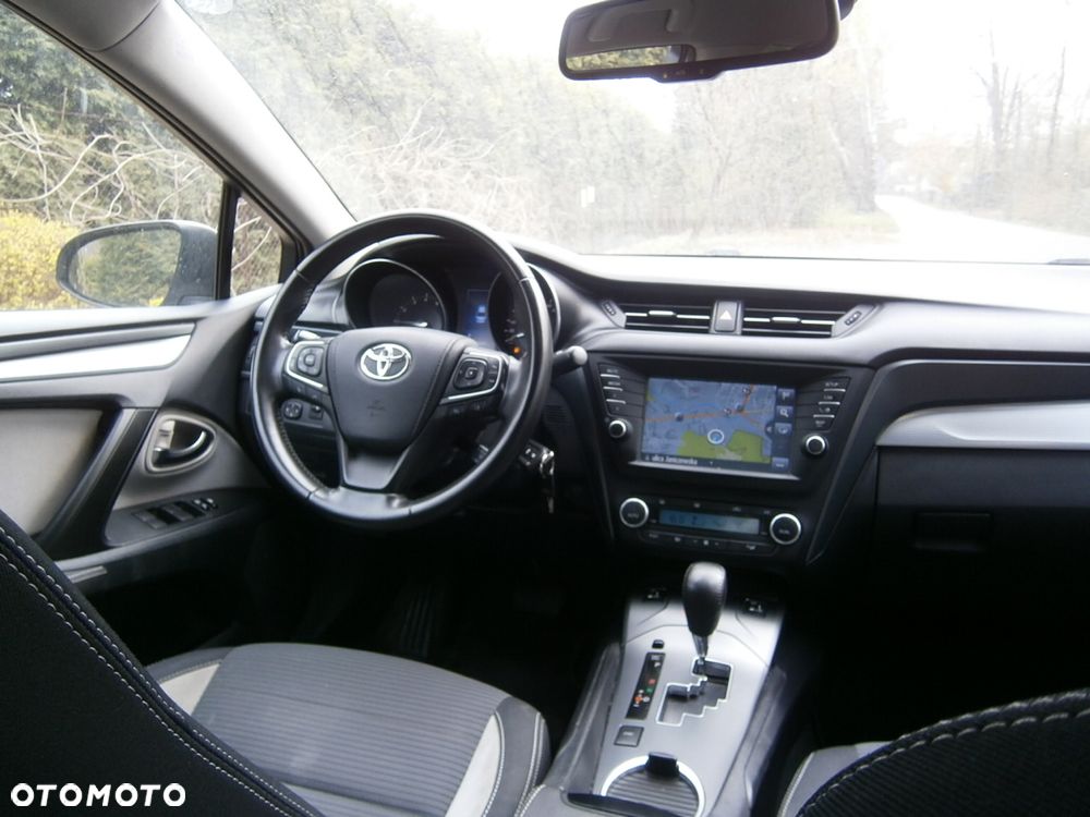 Toyota Avensis 1.8 Sol MS - 9