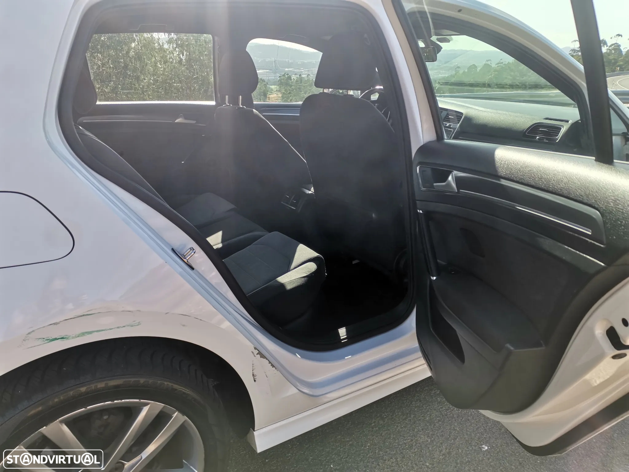 VW Golf 1.6 TDi Confortline - 12