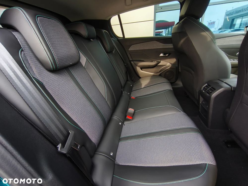 Peugeot 308 1.2 mHEV Allure S&S e-DCS6 - 15