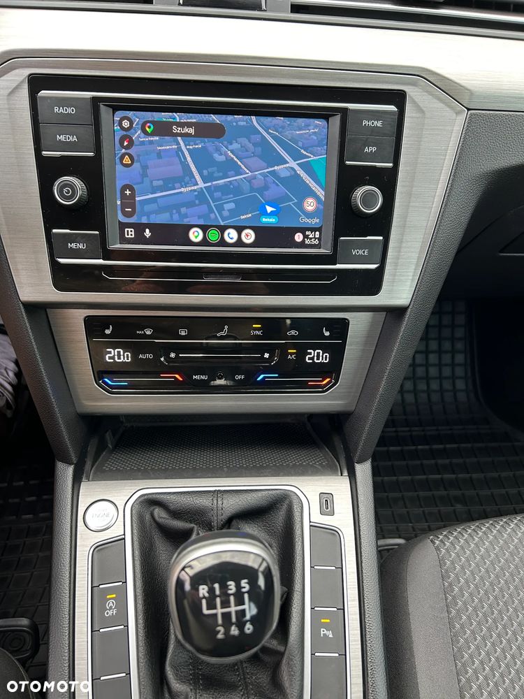 Volkswagen Passat 1.5 TSI EVO Essence - 12
