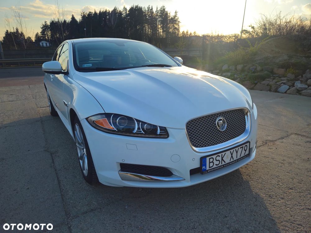 Jaguar XF 2.0 T Premium Luxury - 2