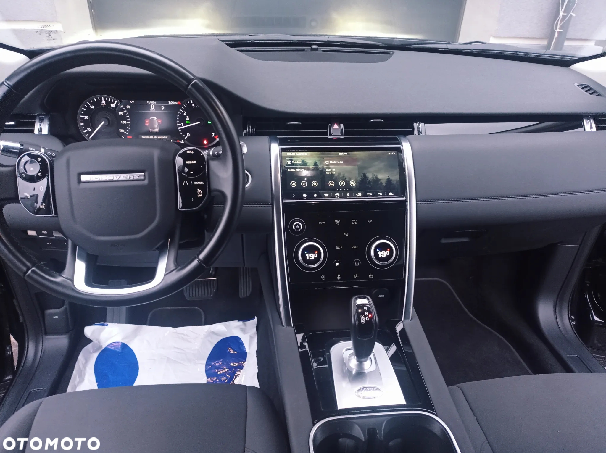 Land Rover Discovery Sport - 26
