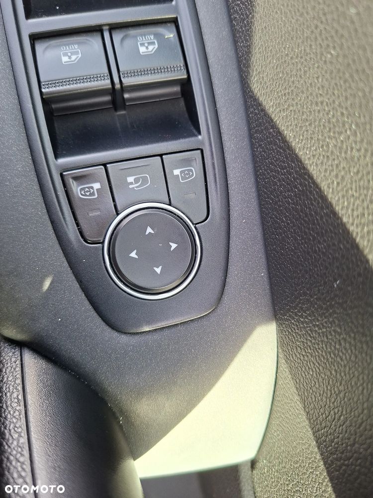 Renault Captur - 28