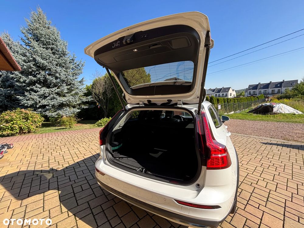 Volvo V60 Cross Country B4 D AWD Ultimate - 29