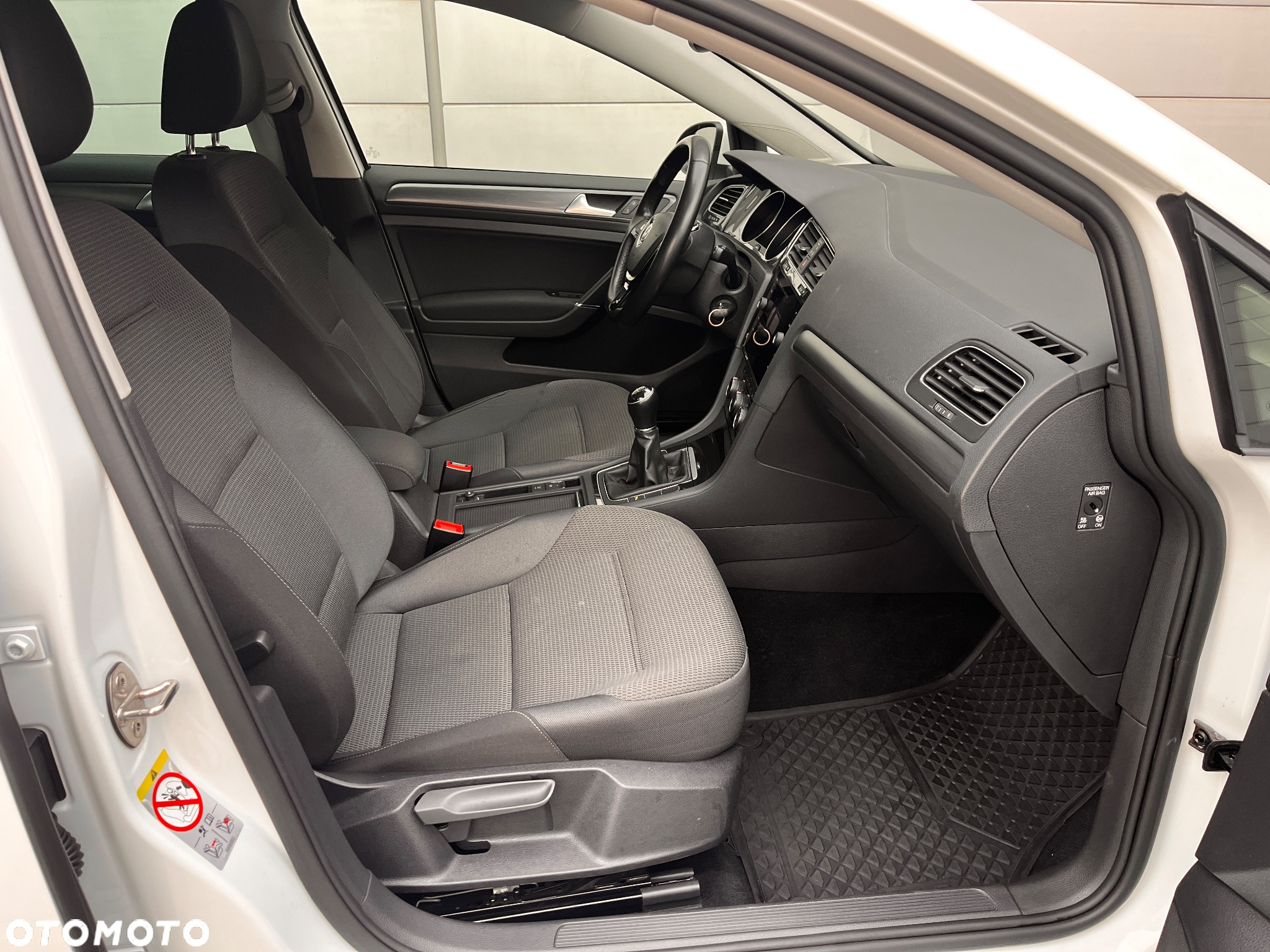 Volkswagen Golf VII 1.6 TDI BMT Comfortline - 30