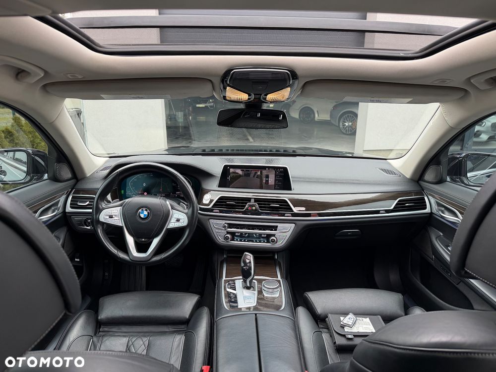 BMW Seria 7 740Li - 17