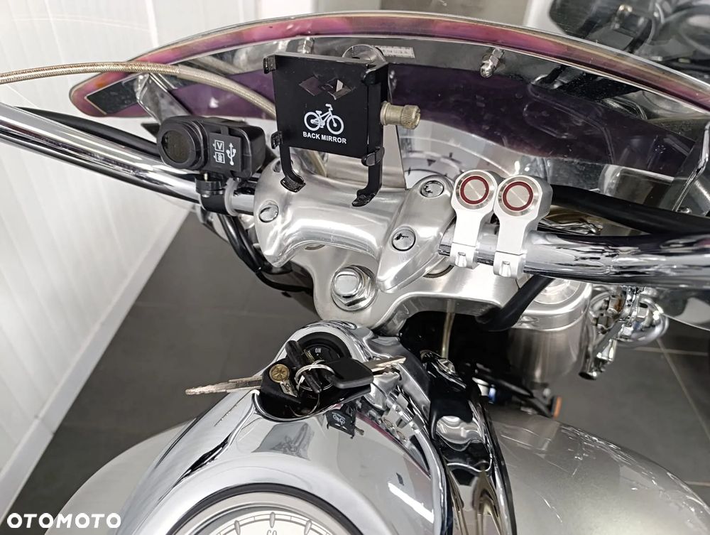 Yamaha Road Star - 16