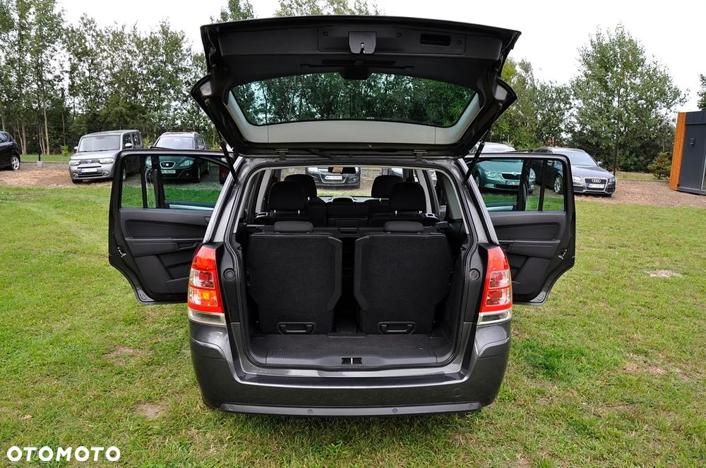 Opel Zafira 1.8 Cosmo - 8