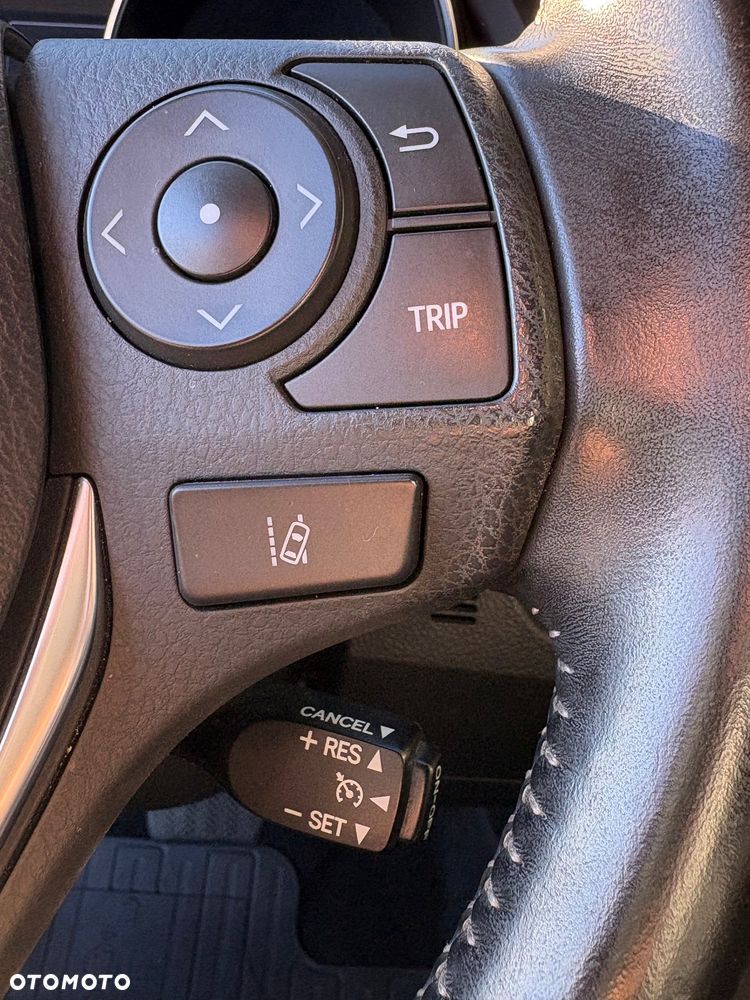 Toyota Auris Hybrid 135 Prestige - 26