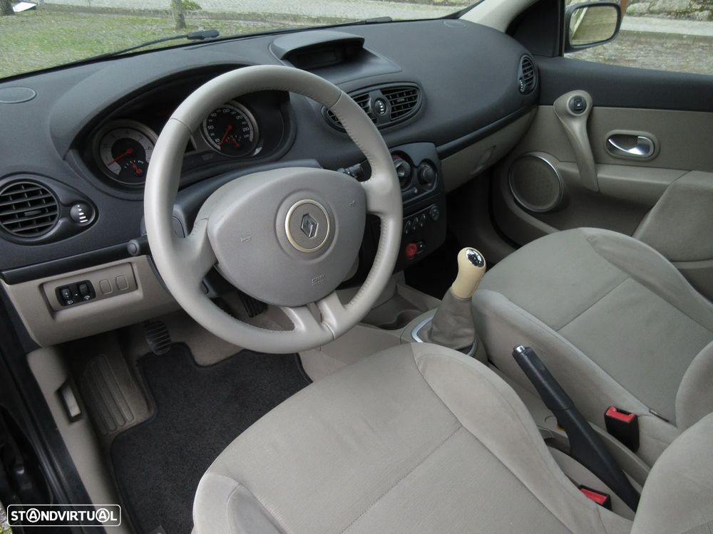 Renault Clio 1.2 16V Dynamique Luxe - 16