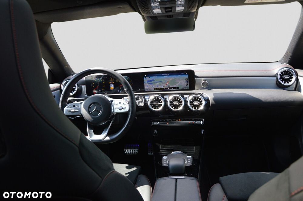 Mercedes-Benz CLA 250 4-Matic AMG Line 7G-DCT - 20