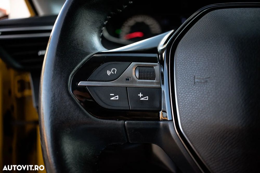 Peugeot 208 ver-puretech-75-active - 24