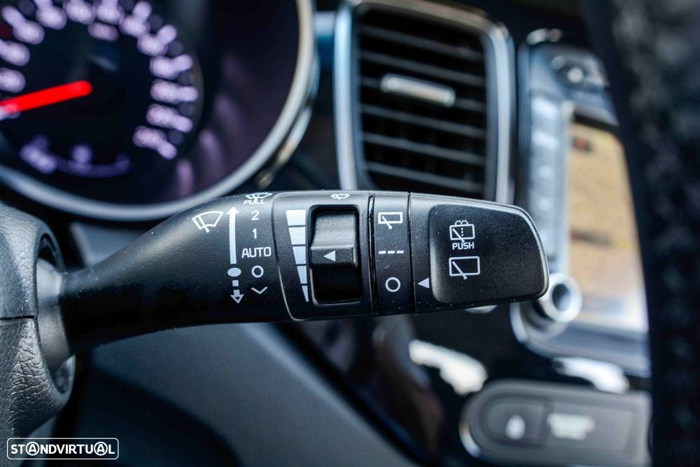 Kia Carens 1.7 CRDi ISG EX - 27