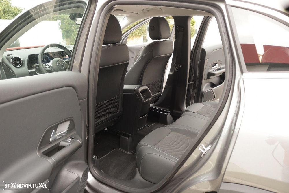 Mercedes-Benz GLA 180 - 24