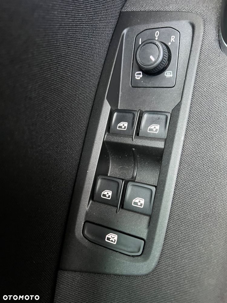 Volkswagen Touran 2.0 TDI BMT United DSG - 28