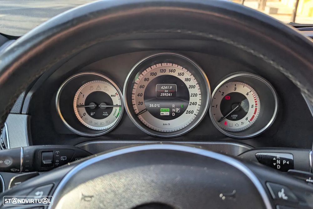 Mercedes-Benz E 300 Bluetec Hybrid Avantgarde - 28