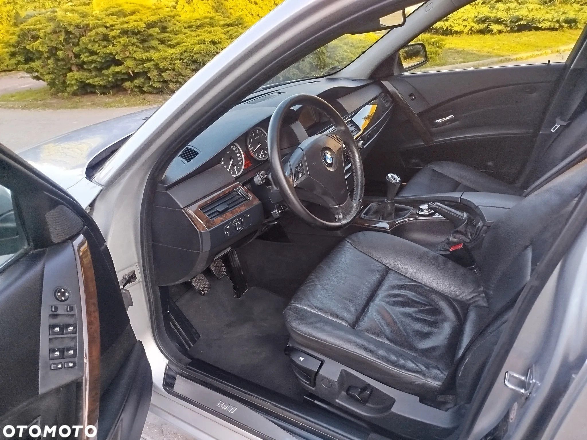 BMW Seria 5 520i - 20