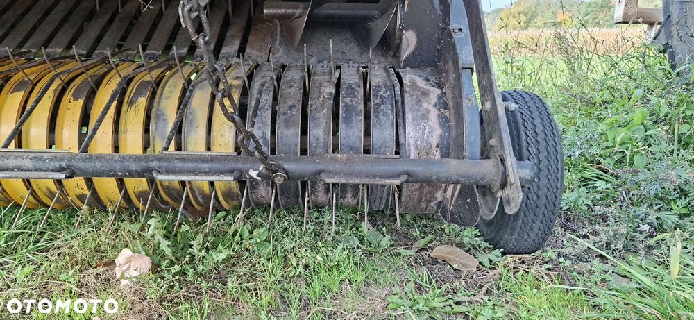 New Holland BR740 - 36
