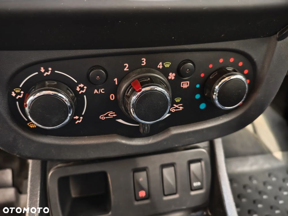 Dacia Duster 1.6 16V 105 4x2 Prestige - 28