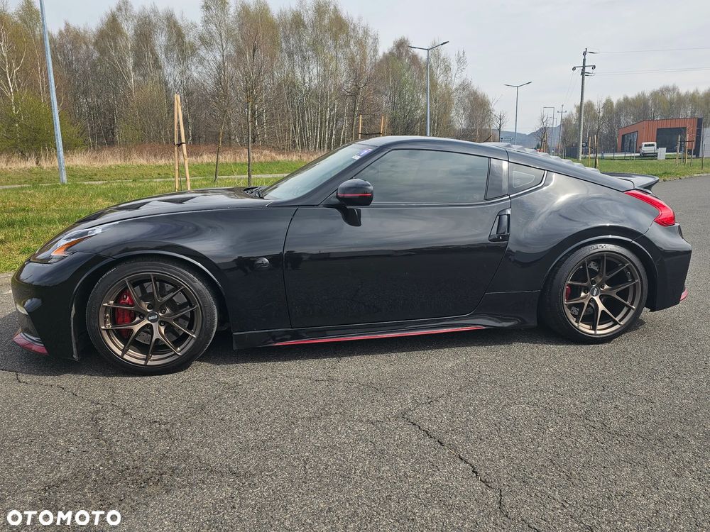 Nissan 370 Z - 25