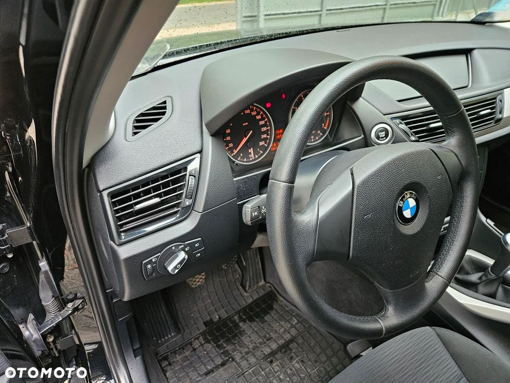 BMW X1 sDrive18i - 21