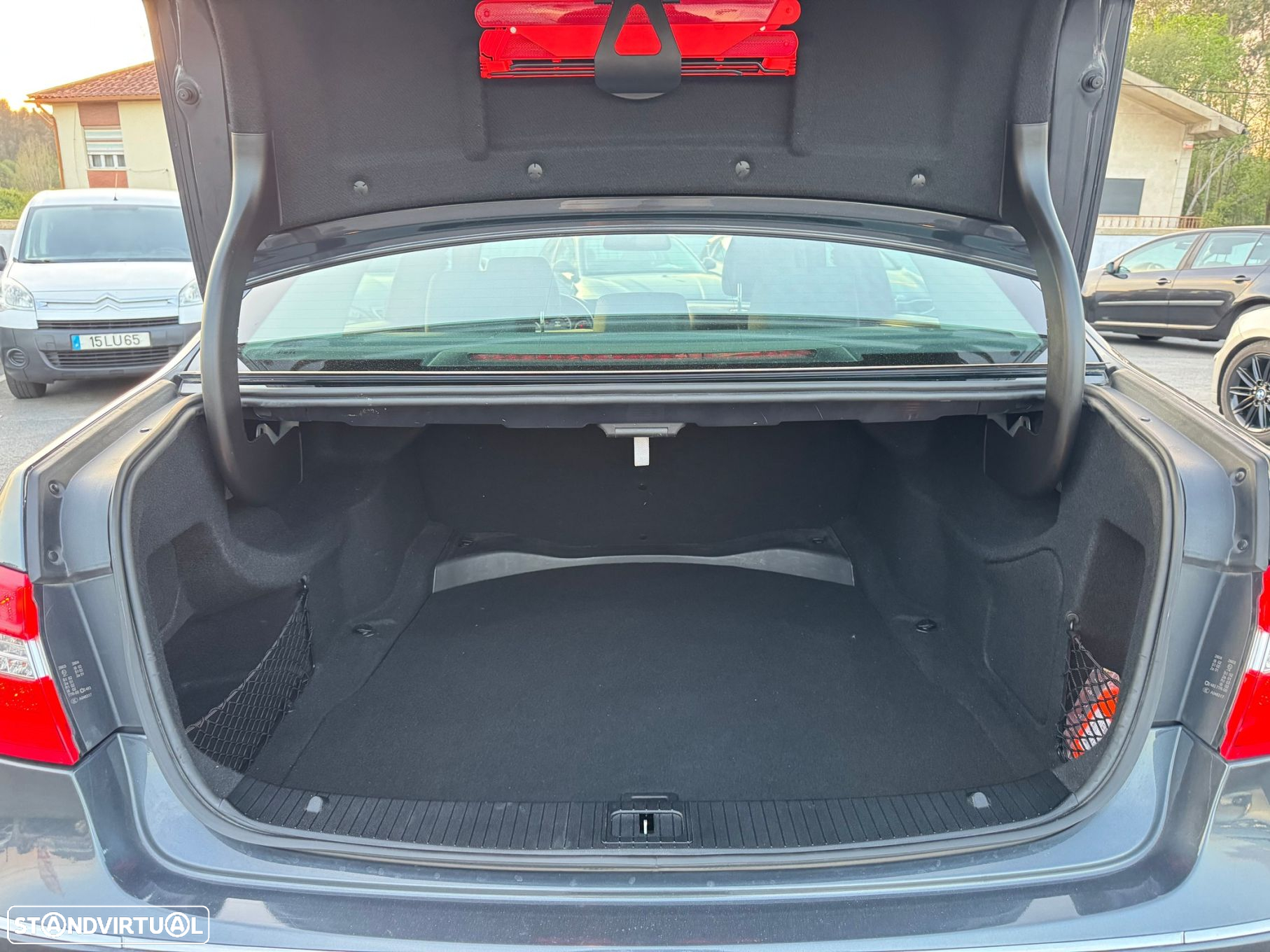 Mercedes-Benz E 220 CDi Avantgarde BlueEfficiency Auto. - 5