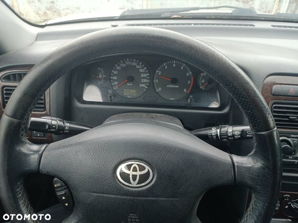 Toyota Avensis - 4