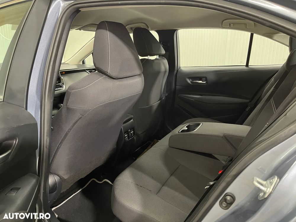 Toyota Corolla Sedan 1.8 HSD Business - 10