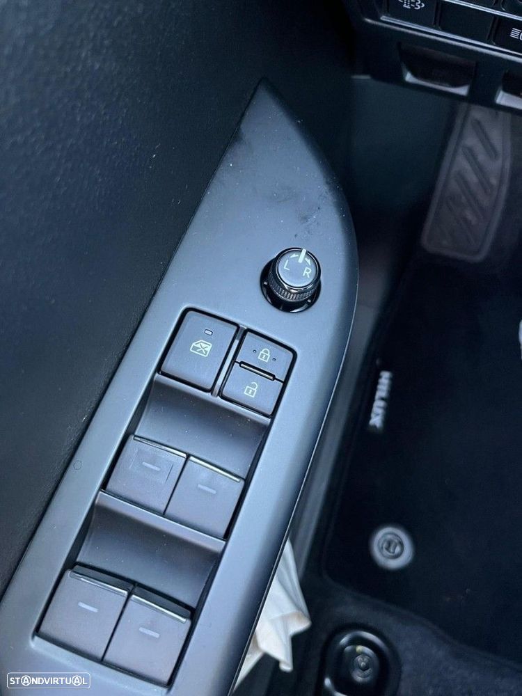 Toyota Hilux 2.4 D-4D 4WD CD CH Aut. - 35