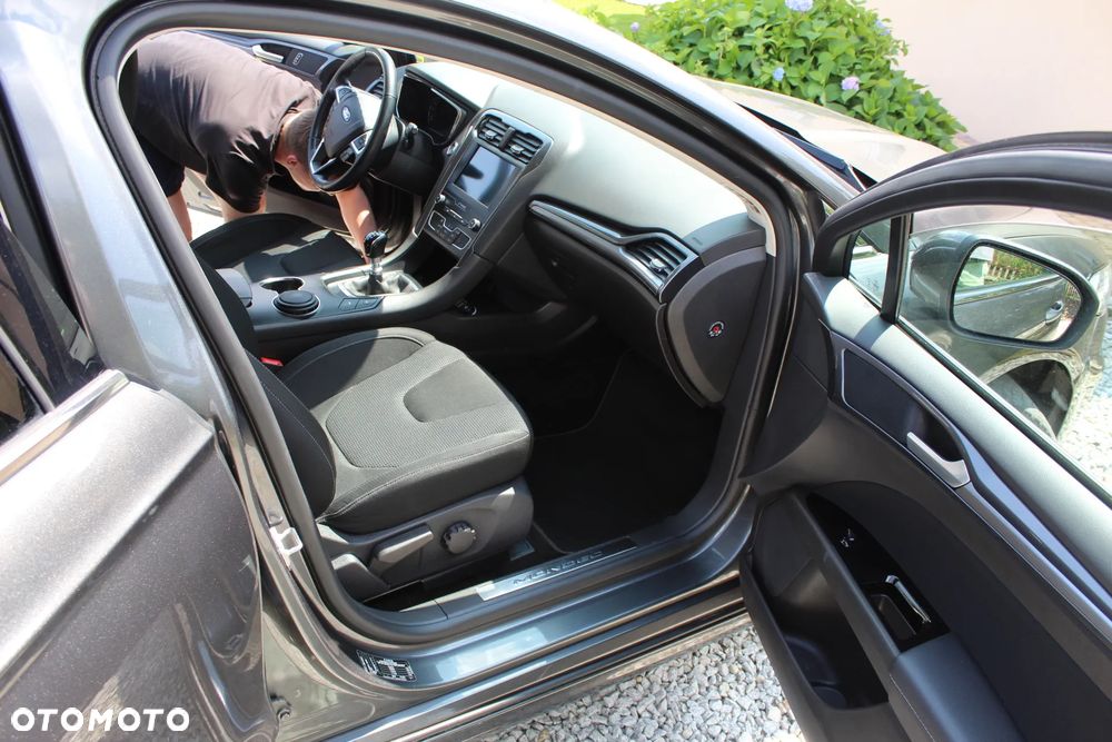 Ford Mondeo 2.0 EcoBlue Titanium - 11